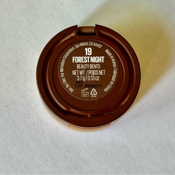 Kaja Beauty Bento Eyeshadow Trio – Forest Night | Gold Bronze Green Shimmer - Picture 6 of 6